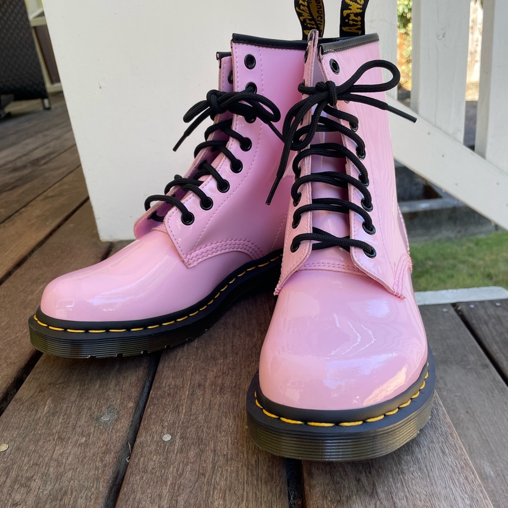 Dr. Martens Glossy Patent Leather PINK Combat Boots Sz 8, NEW, Never worn, Cool!